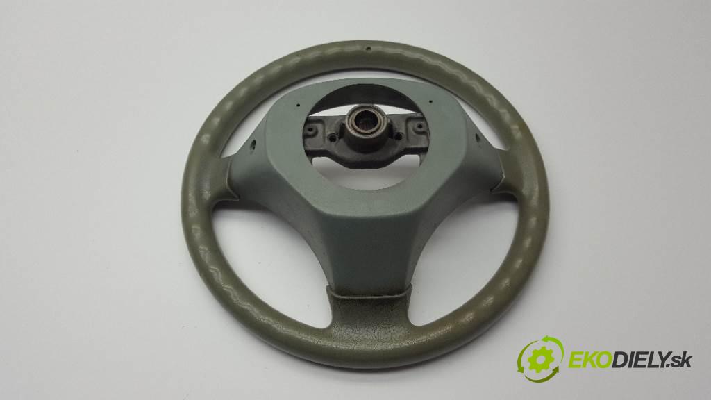 TOYOTA YARIS  2000     998 volant  (Volanty)