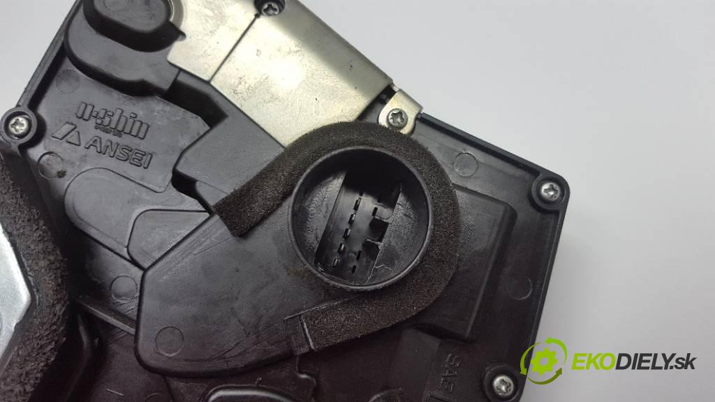 SUZUKI SWIFT  2006 51kW    1248 zámok přední část levý 5PIN