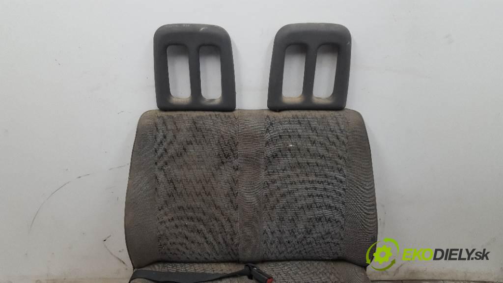 VOLKSWAGEN TRANSPORTER T4  1992 57kW    2370 Sedadlo pravy  (Sedačky, sedadlá)