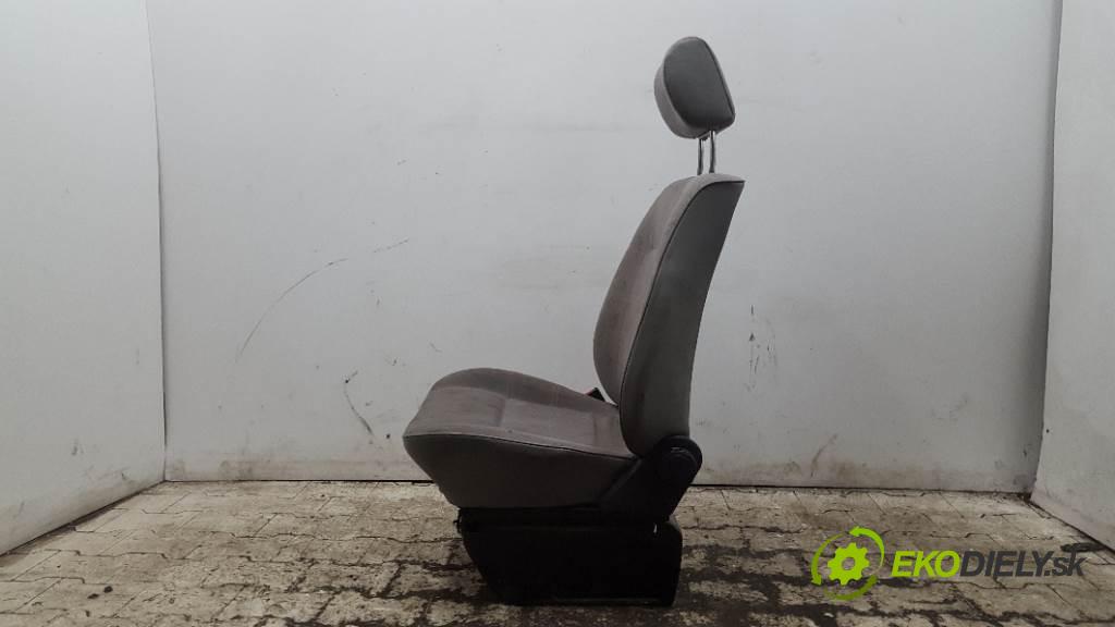 VOLKSWAGEN TRANSPORTER T4  1992 57kW    2370 Sedadlo ľavy  (Sedačky, sedadlá)