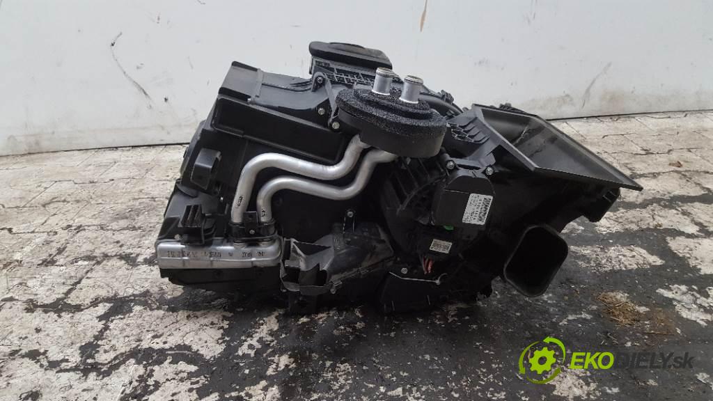 RENAULT TWINGO  2008 56kW    1149 Výhrevné teleso, radiátor kúrenia 8200534075 (Radiátory kúrenia)