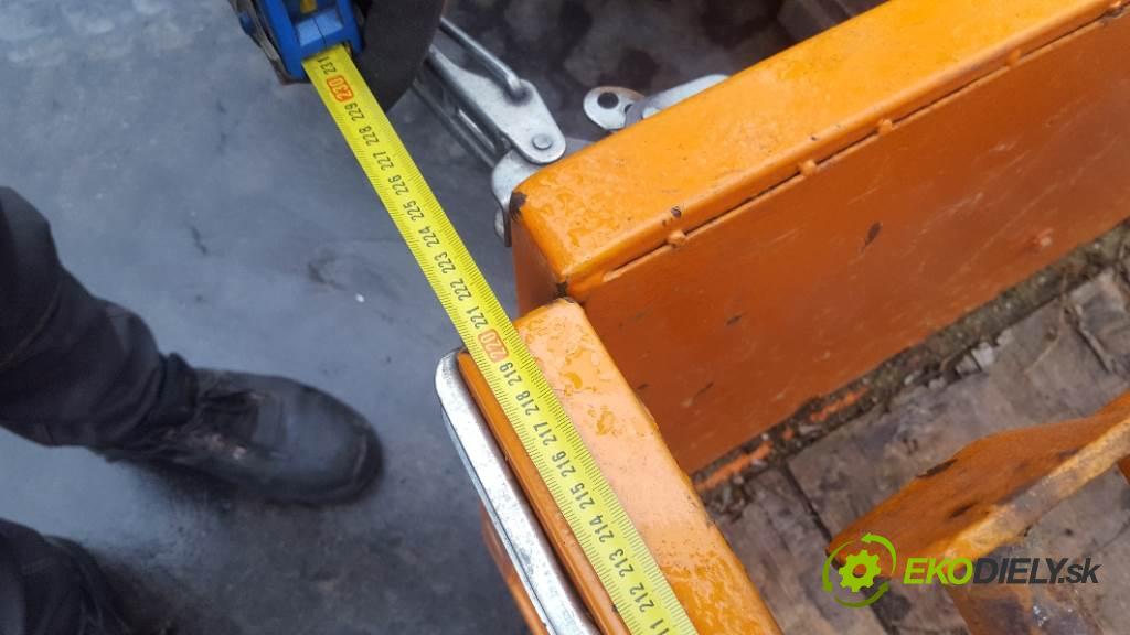 VOLKSWAGEN TRANSPORTER T4 DOGA 1992 44kW DOKA 1896 Výstuha zad PAKA ZABUDOWA