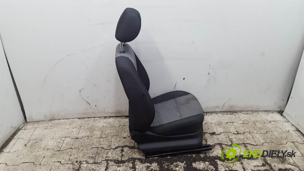 SKODA FABIA  2013 51kW   1198 Sedadlo pravy  (Sedačky, sedadlá)