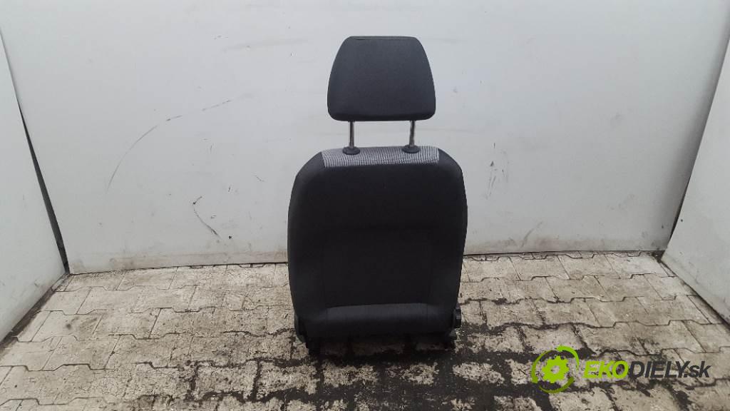 SKODA FABIA  2013 51kW   1198 Sedadlo pravy  (Sedačky, sedadlá)