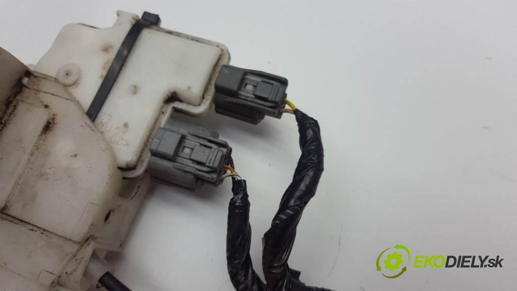 HONDA ACCORD VII 2005 103kW VII 2204 zámok přední část levý 5PIN