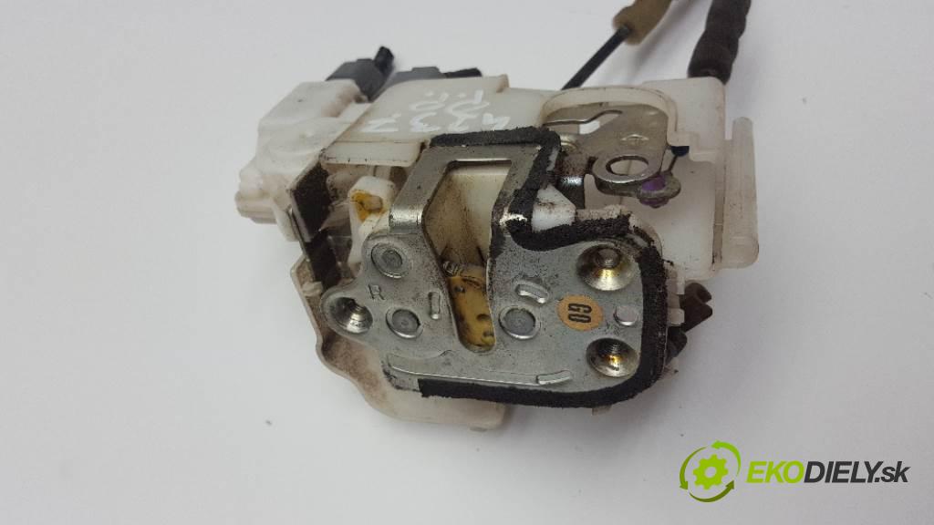 HONDA ACCORD VII 2005 103kW VII 2204 zámok přední část pravý 4PIN