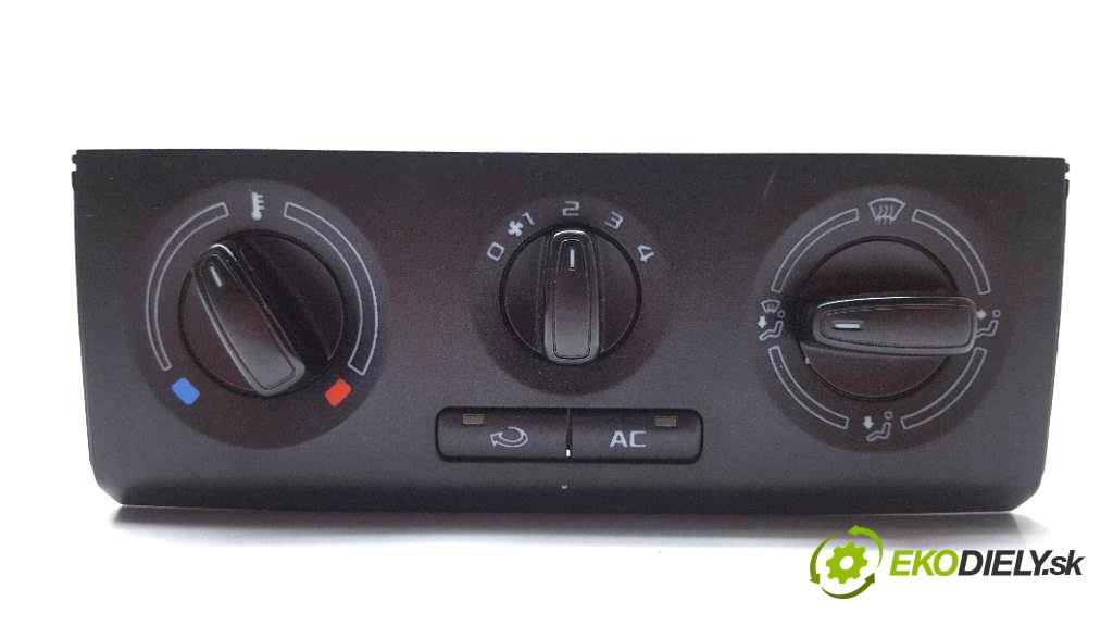 SKODA FABIA  2013 51kW    1198 Panel ovládania kúrenia 5J0820045D (Prepínače, spínače, tlačidlá a ovládače kúrenia)