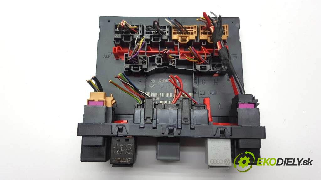 VOLKSWAGEN PASSAT B6  2006 103kW    1968 modul BSI 3C0937049AE (Pojistkové skříňky)