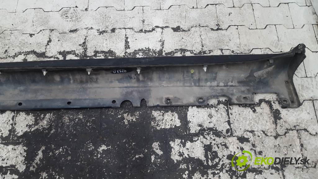 BMW X5  2008 173kW   2993 práh pravý  (Ostatní)