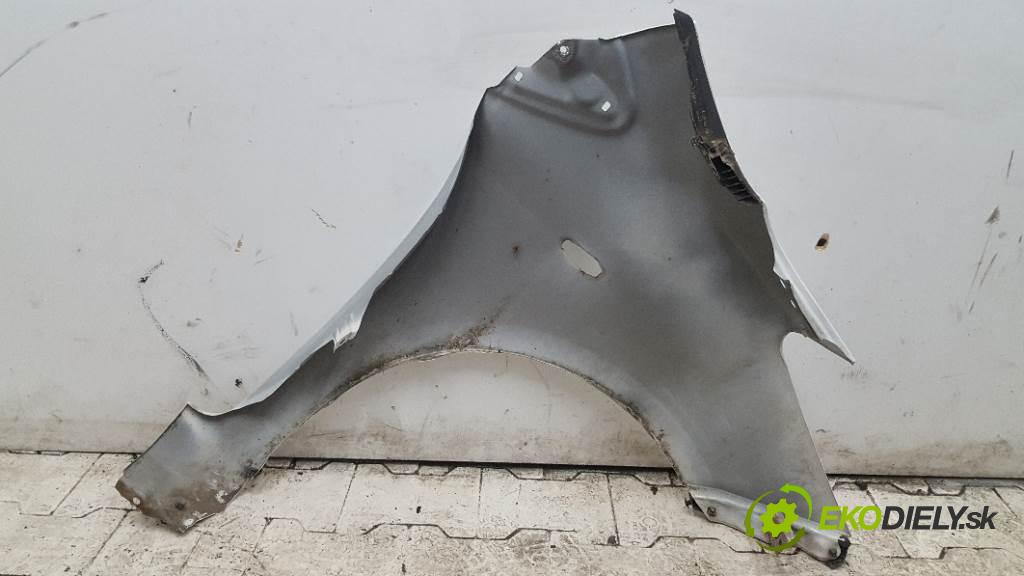 TOYOTA YARIS II  2011 51kW   998 blatník přední část levý FC18