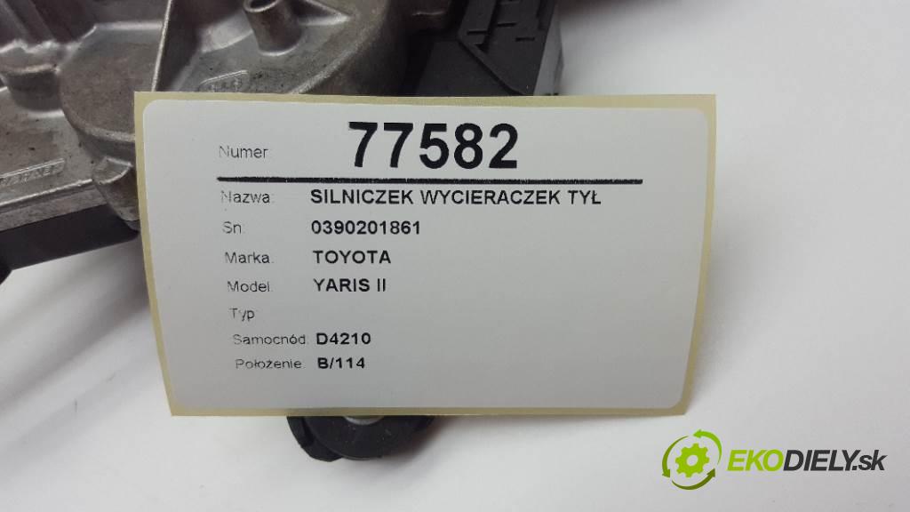 TOYOTA YARIS II  2011 51kW    998 motorek stěračů zadní část 0390201861