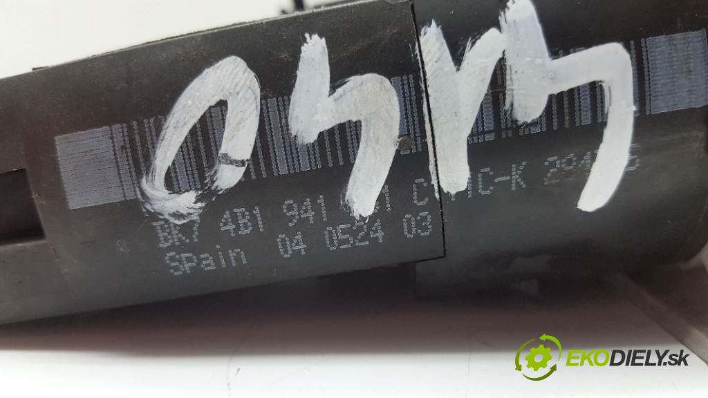 AUDI A6 C5  1997 164kW    2400 Prepínač svetiel  (Prepínače, spínače, tlačidlá a ovládače kúrenia)