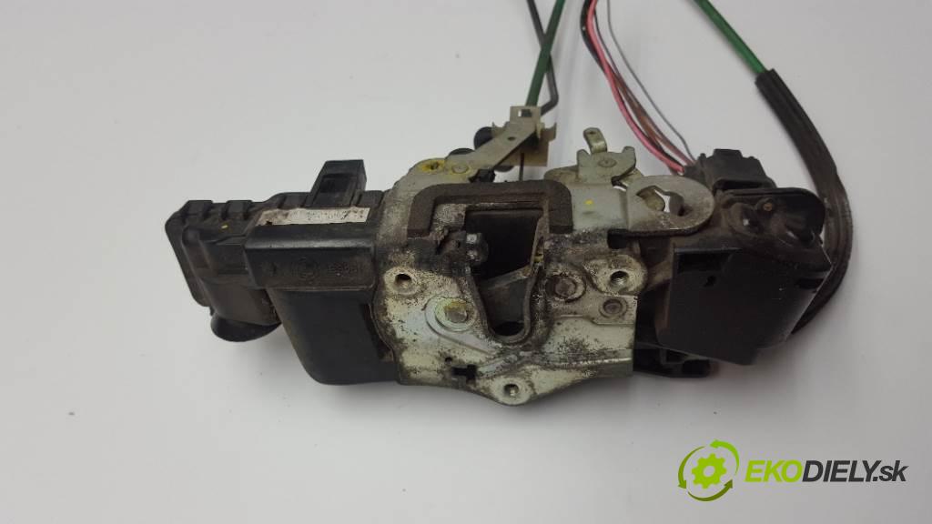 FIAT STILO  2004 85kW    1910 zámok přední část levý 7PIN