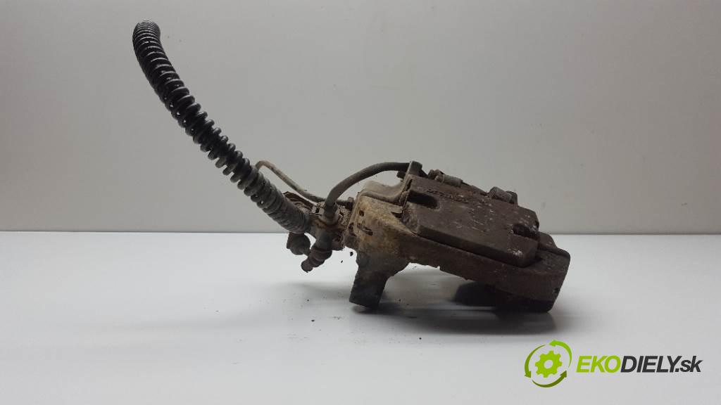 VOLKSWAGEN TOUAREG 7L 2004 230kW 7L 4921 Brzdič strmeň zad ľavy  (Ostatné)