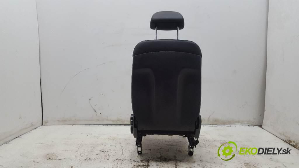 MERCEDES-BENZ B180 CDI  2007 80kW     1992 Sedadlo ľavy  (Sedačky, sedadlá)