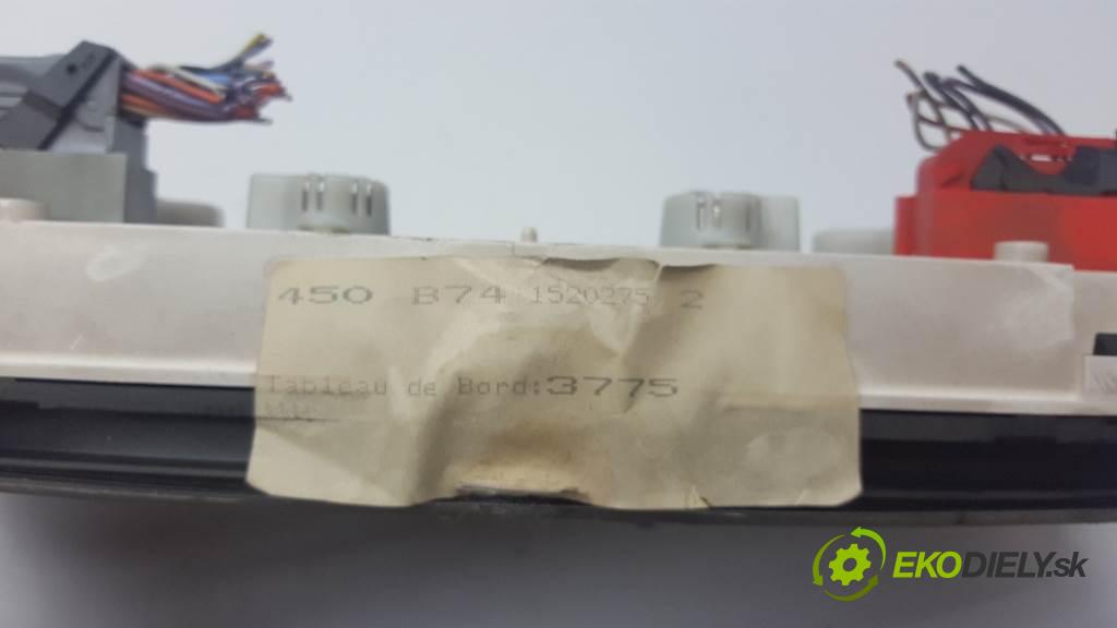 RENAULT LAGUNA  2001 79kW   1870 Prístrojovka 8200013775 (Prístrojové dosky, displeje)