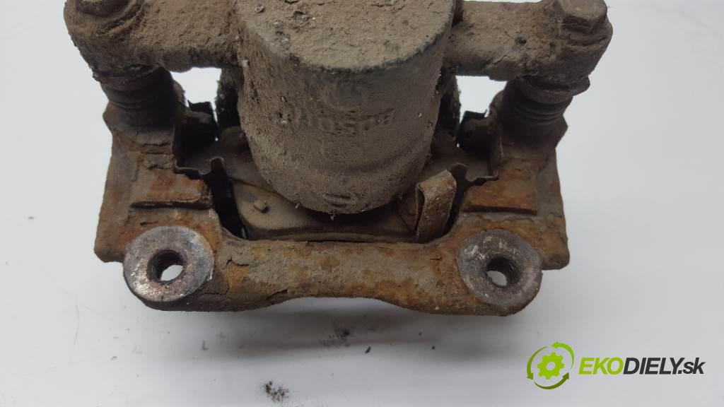 TOYOTA COROLLA  2006 85kW    1995 Brzdič strmeň zad ľavy  (Ostatné)