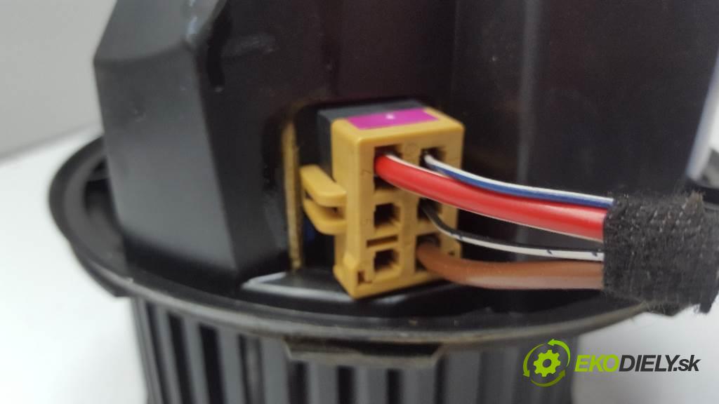 SKODA OCTAVIA  2005 75kW    1595 Ventilátor ventilátor kúrenia F983228M (Ventilátory kúrenia)