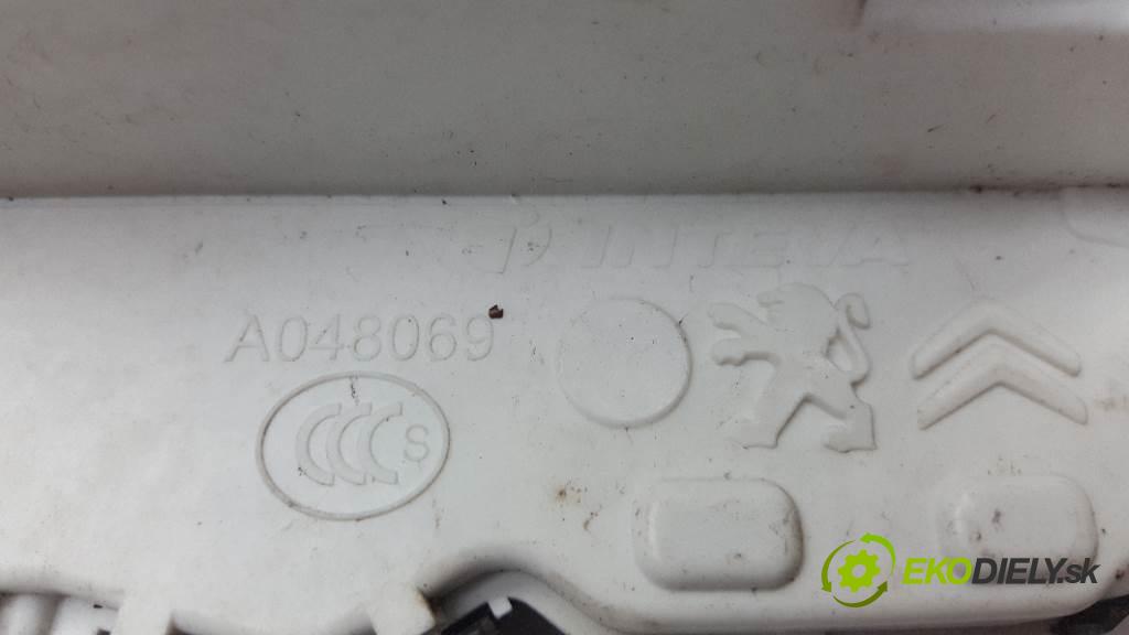 CITROEN C3  2013 50kW   999 zámok přední část levý a048069