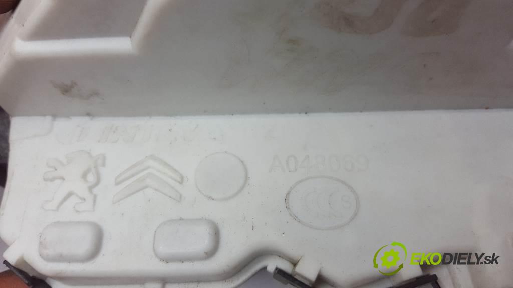 CITROEN C3  2013 50kW   999 zámok přední část pravý a048069
