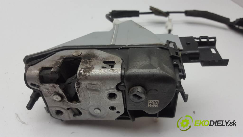 CITROEN C3  2013 50kW    999 zámok zadní část levý a048069
