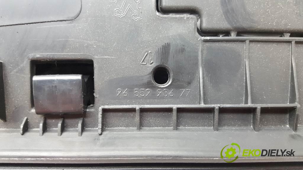 PEUGEOT 308 SW T7 2008 66,20 kw SW T7 1560 Priehradka, kastlík spolujazdca 9655993677 (Priehradky, kastlíky)