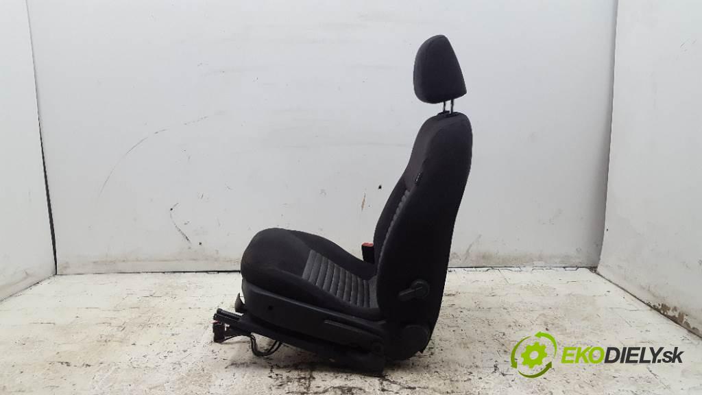 FIAT CROMA  2008 88KW    1910 Sedadlo ľavy  (Sedačky, sedadlá)