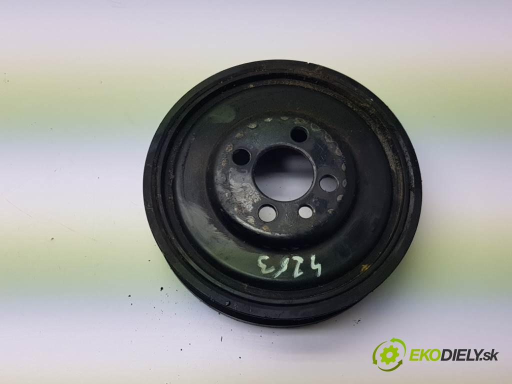 VOLKSWAGEN PASSAT  2015 110kW B8 1968 kolo kolová hřídele 03G105243