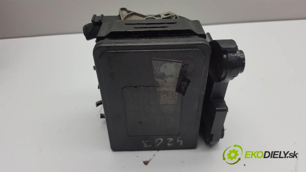 VOLKSWAGEN PASSAT  2015 110kW B8 1968 Pumpa ABS 3Q0907379Q (Pumpy ABS)