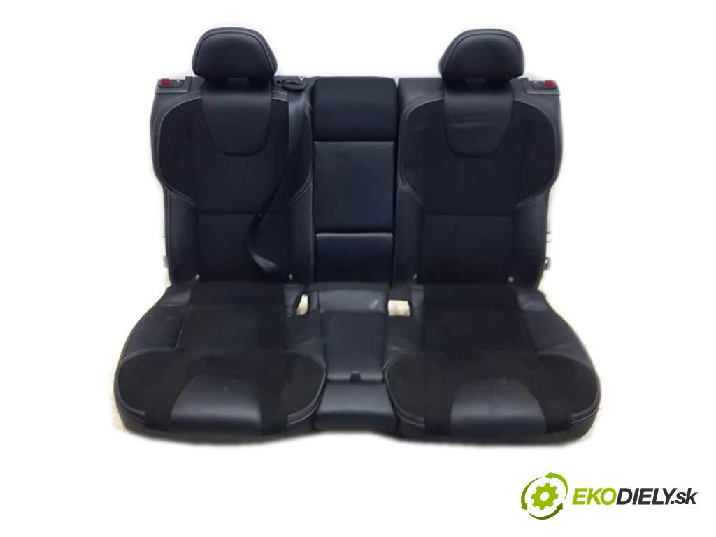 VOLVO V40 II 2015 120 kW II 1969 Sedadlo zad ISOFIX (Sedačky, sedadlá)