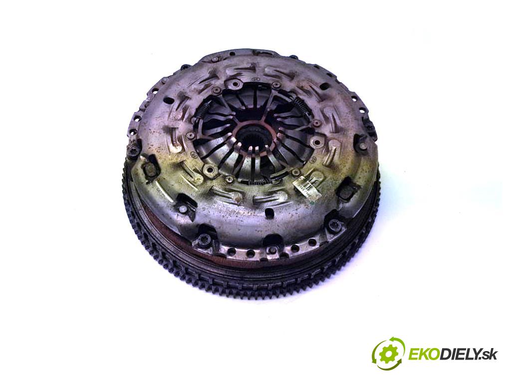 VOLVO V40 II 2015 120 kW II 1969 koleso zotrvačníkové 31437169 LUKL (Zotrvačníky)