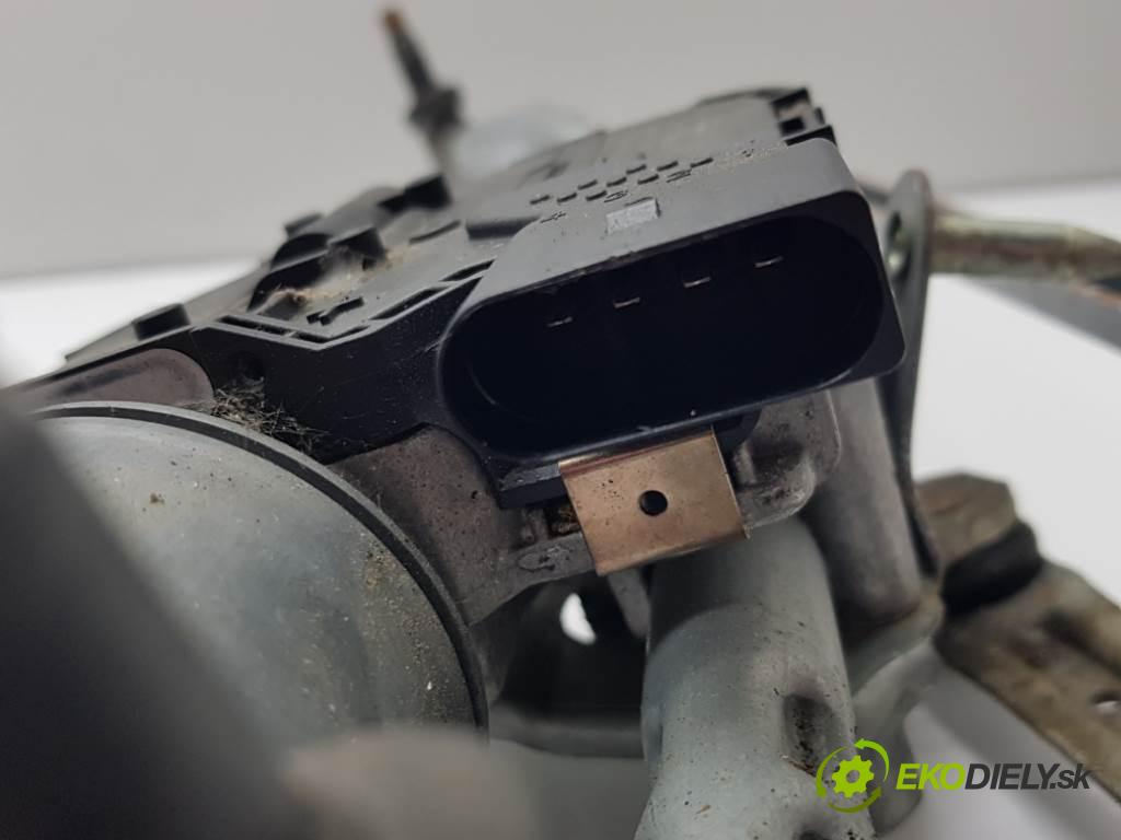 VOLVO V40 II 2015 120 kW II 1969 Mechanizmus stieračov predný 31378574 4PINY (Motorčeky stieračov predné)