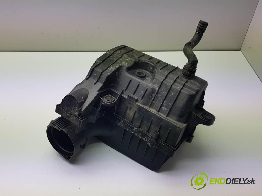 VOLKSWAGEN PASSAT  2015 110kW B8 1968 obal filtra vzduchu 5Q0129607AA (Kryty filtrů)