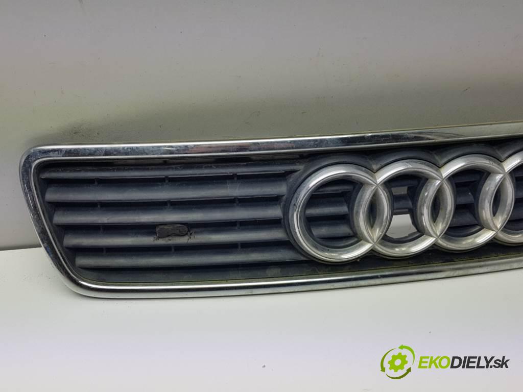 AUDI A6  1998 110kW     2496 mřížka maska 8D0853651H (Mřížky (masky) chladičů)