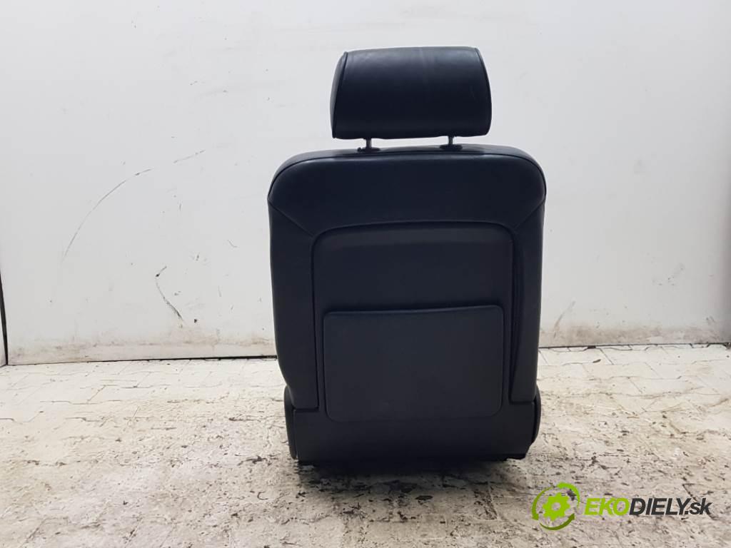 AUDI A8  1999 191kW    3697 Sedadlo ľavy  (Sedačky, sedadlá)