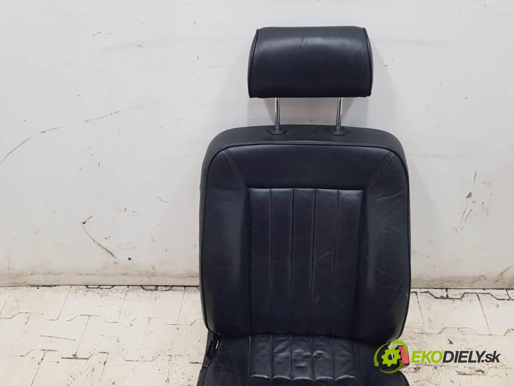 AUDI A8  1999 191kW    3697 Sedadlo pravy   (Sedačky, sedadlá)