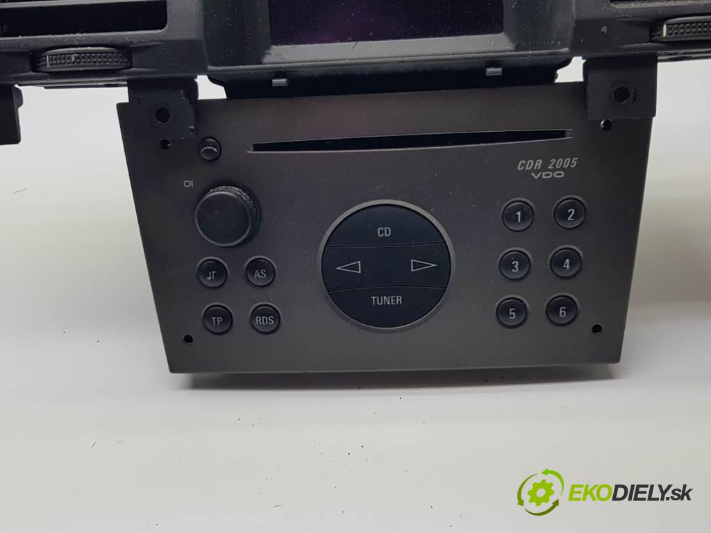 OPEL VECTRA  2003 90kW    1796 RADIO 24441224 (Audio zariadenia)
