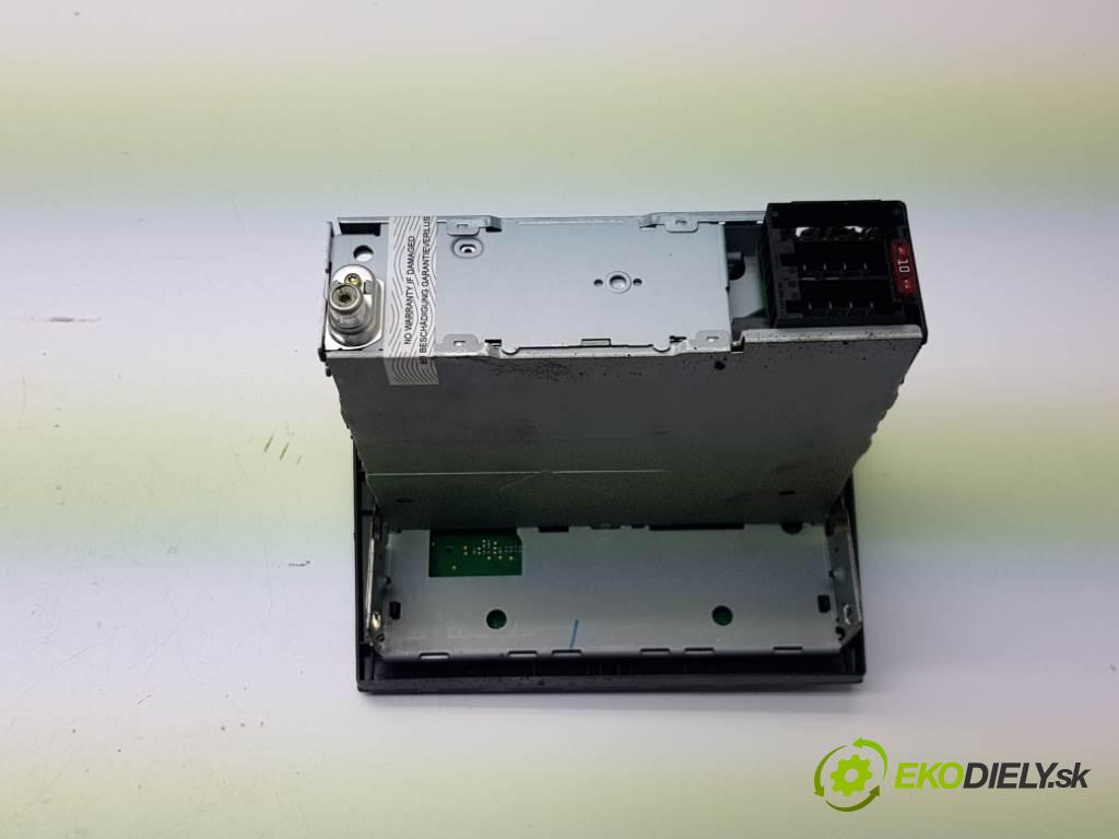 OPEL VECTRA  2003 90kW    1796 RADIO 24441224 (Audio zariadenia)