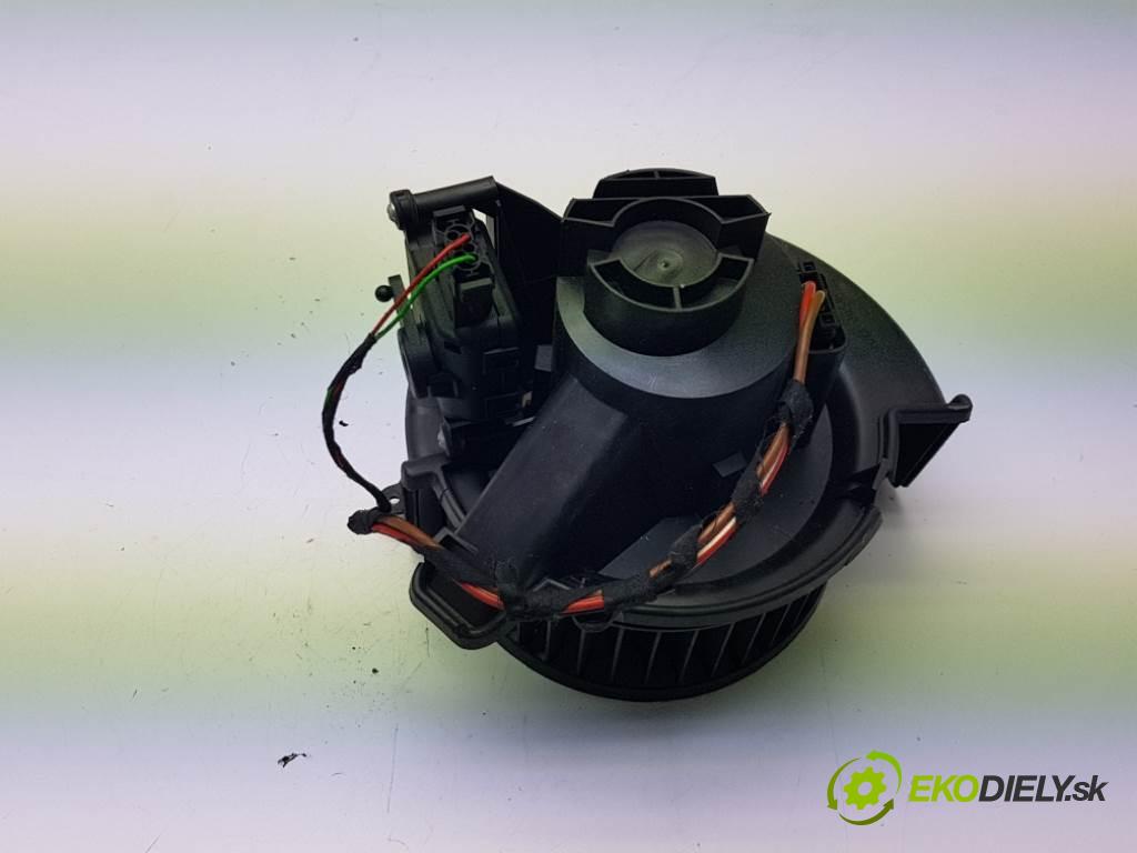 OPEL VECTRA  2003 90kW    1796 Ventilátor ventilátor kúrenia 90437893 (Ventilátory kúrenia)