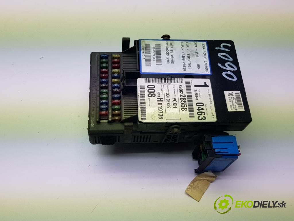 RENAULT LAGUNA  2002 110kW   2188 modul BSI 8200228558 (Pojistkové skříňky)