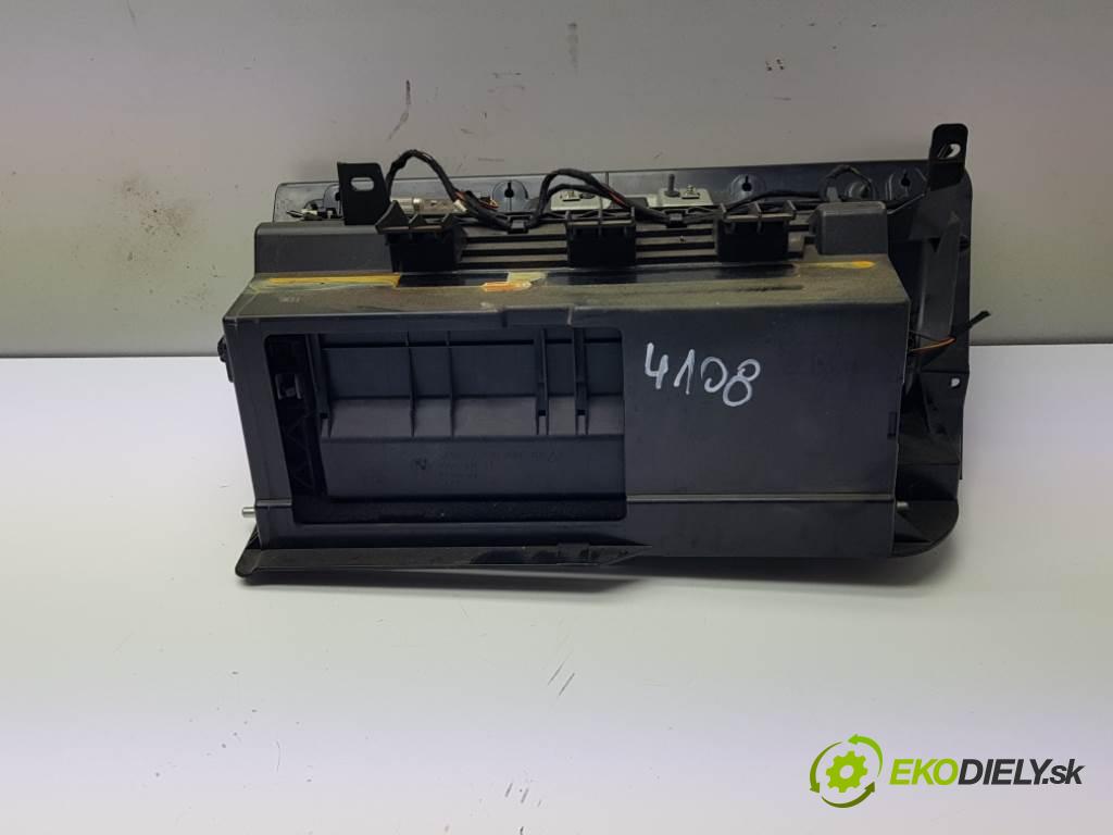 BMW E91  2005 120kW   1995 Priehradka, kastlík spolujazdca 51167120408 (Priehradky, kastlíky)