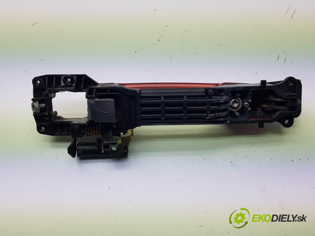 SUZUKI SWIFT  2008 67kW    1328 Kľučka vonkajšia predný ľavá strana