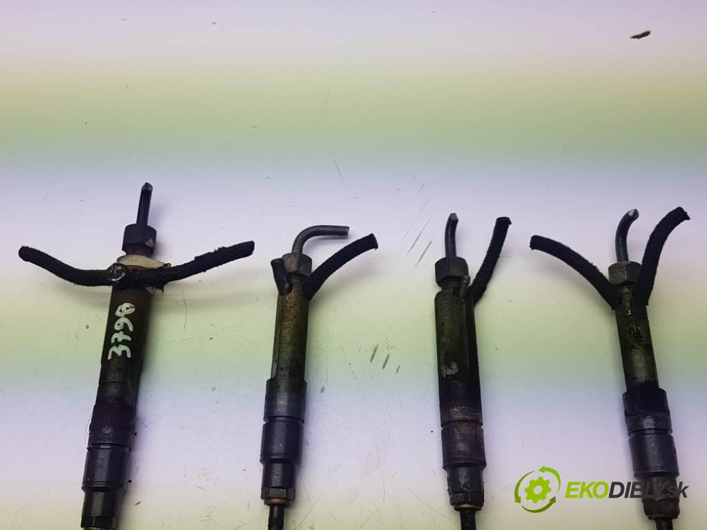 VOLKSWAGEN GOLF IV 1998 50kW IV 1896 vstřikovací ventily KOMPLET 038130201G