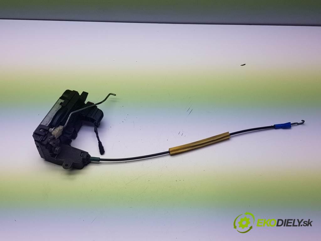 OPEL ZAFIRA  2012 81kW    1686 zámok přední část pravý 13210749 4PIN