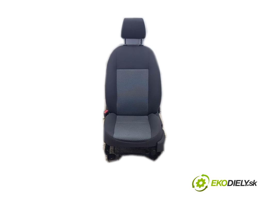 FORD FOCUS II II 2005 85kw II 1596 sedadlo levý  (Sedačky, sedadla)