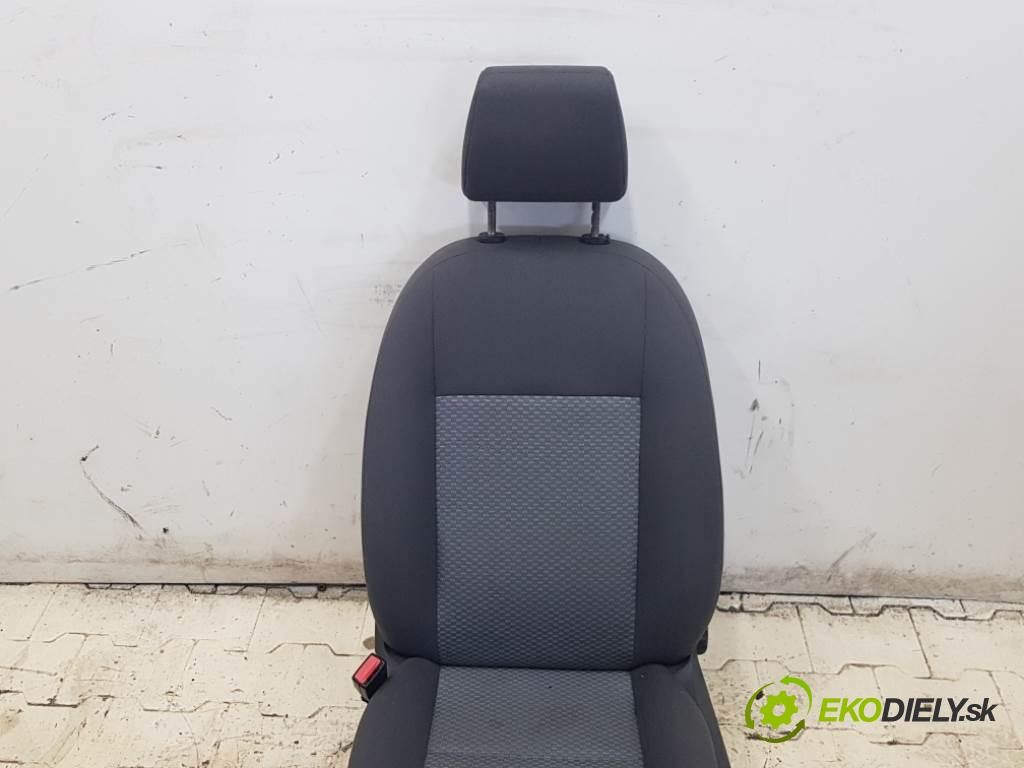 FORD FOCUS II II 2005 85kw II 1596 sedadlo levý  (Sedačky, sedadla)