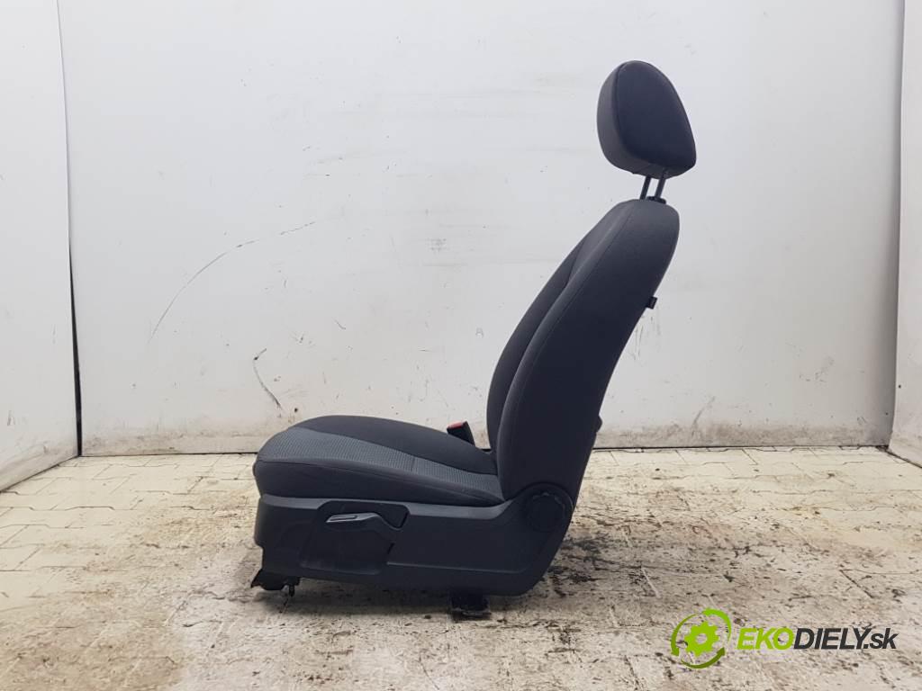 FORD FOCUS II II 2005 85kw II 1596 sedadlo levý  (Sedačky, sedadla)