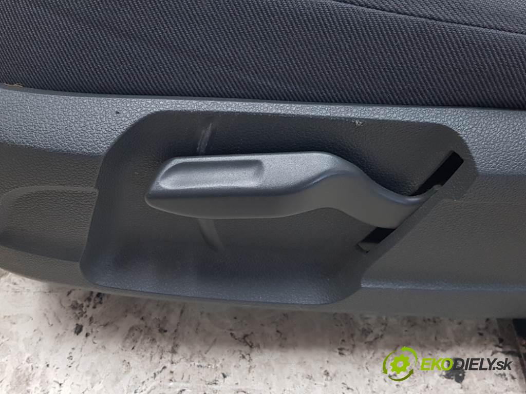 FORD FOCUS II II 2005 85kw II 1596 sedadlo levý  (Sedačky, sedadla)