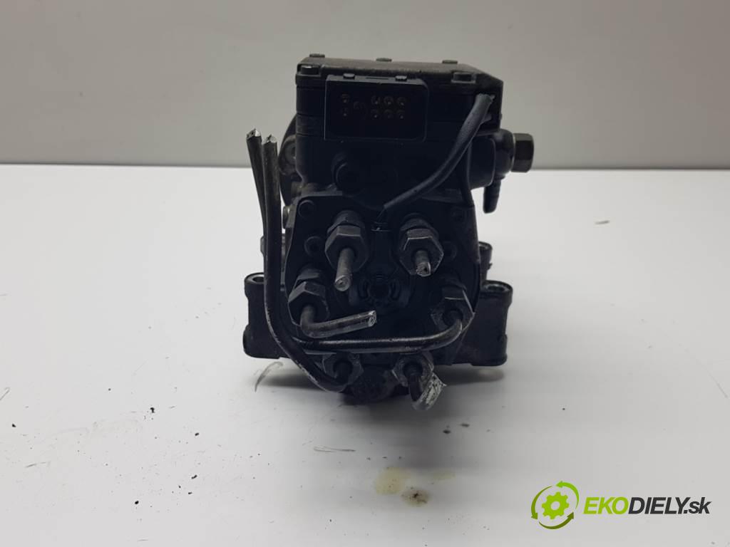 VOLKSWAGEN PASSAT B5  2003 110kW    2496 Pumpa vstrekovacia 059130106C (Vstrekovacie čerpadlá)