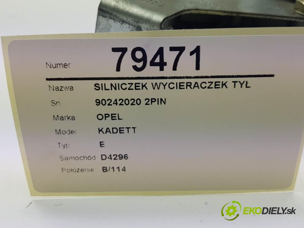 OPEL KADETT E 1995 90 kW E 1796 motorek stěračů zadní část 90242020 2PIN